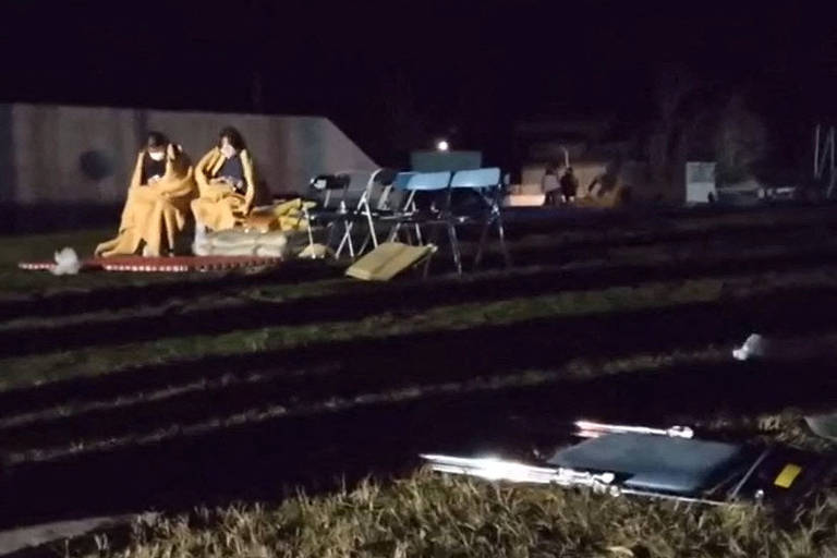 Japoneses forçados a deixar suas casas por terremoto no Japão na Sub-Base da Força de Autodefesa Aérea Japonesa em Wajima, na província de Ishikawa