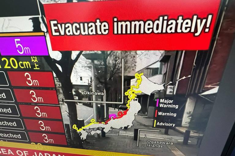 Aviso em televisão de Hong Kong pede que habitantes que evacuem área determinada após centro do Japão ser atingido por série de terremotos