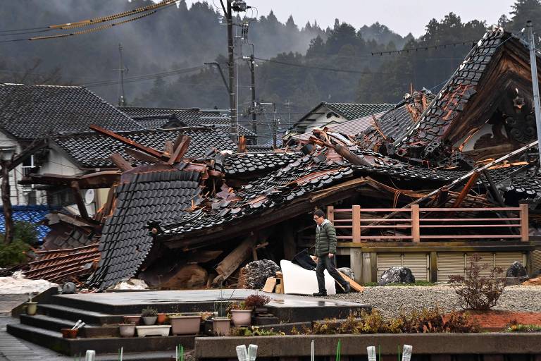 Número de mortes no terremoto do Japão sobe a 84, e chuvas dificultam buscas