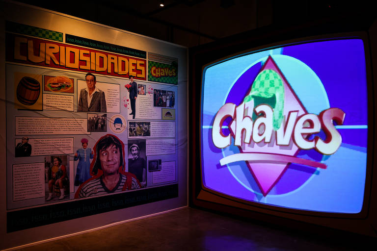 Detalhe da exposição em homenagem aos 40 anos do Chaves no Brasil, em cartaz no MIS Experience