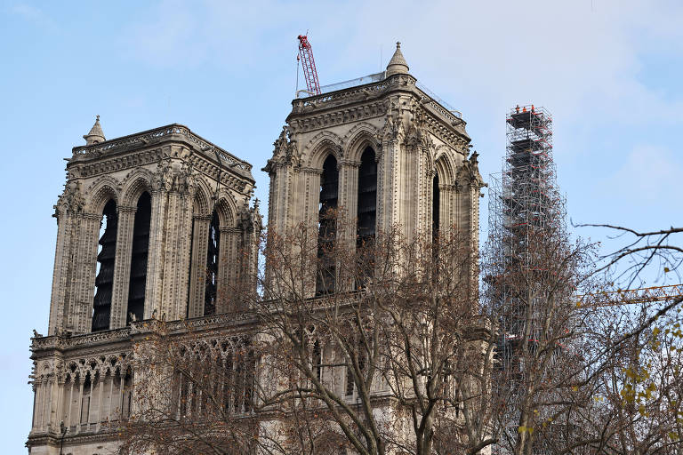 Reforma de Notre-Dame gera polêmica com uma possível troca de vitrais do século 19