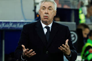 FILE PHOTO: Real Madrid coach Carlo Ancelotti reacts during LaLiga match against Deportivo Alaves