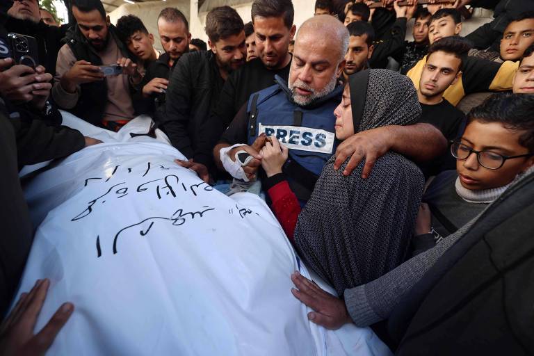Ataque aéreo em Gaza mata filho de jornalista que havia perdido quatro familiares