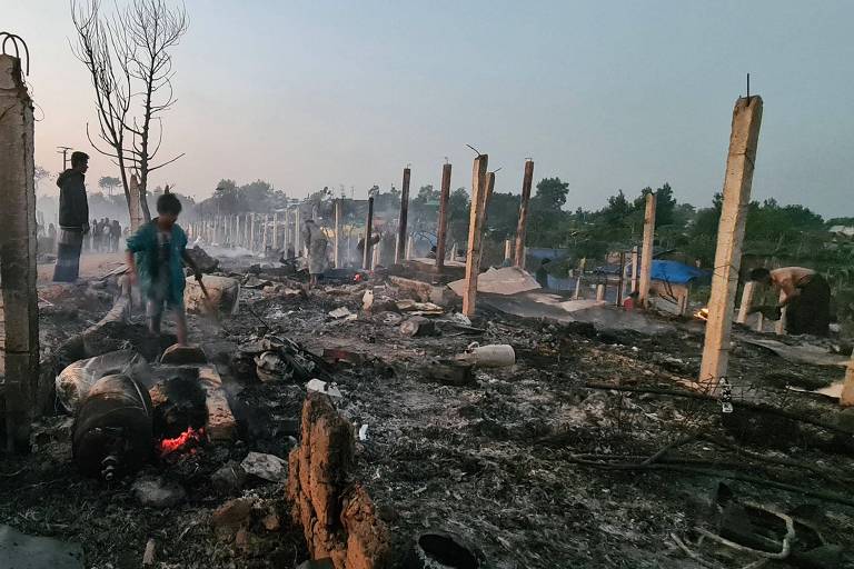 Incêndio desabriga milhares de refugiados rohingyas em Bangladesh em dia de eleição