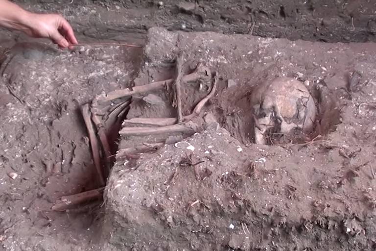 Esqueleto humano encontrado em obra do Minha Casa Minha Vida em São Luís, no Maranhão
