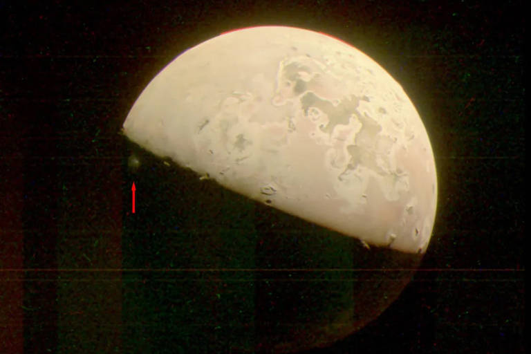 JunoCam registrou pluma vulcânica em Io, lua de Júpiter, em 15 de outubro de 2023