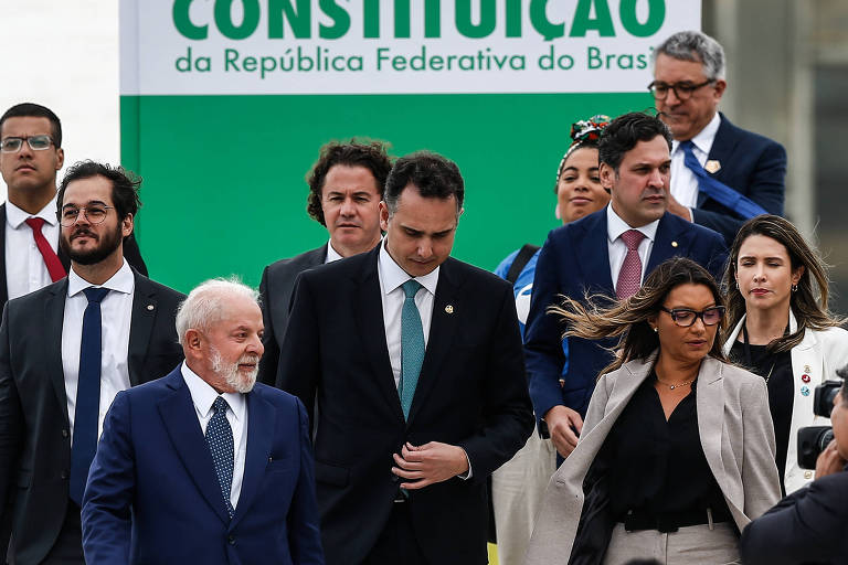 Ministro de Lula compara ausências em ato do 8/1 a postura pró-ditadura nas Diretas Já