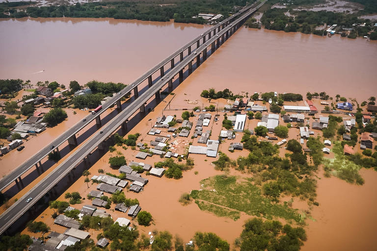 Área alagada na região da ponte do rio Jacuí, em Eldorado do Sul (RS)
