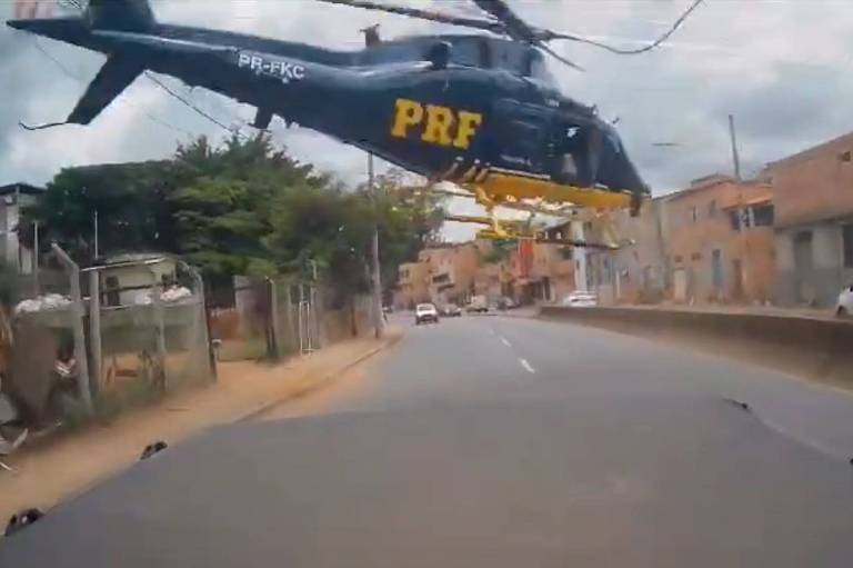 Helicóptero da PRF em BH caiu perto de carro que passava na avenida, mostra novo vídeo