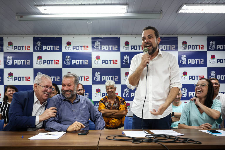Antonio Neto, Carlos Lupi e Guilherme Boulos durante ato em que o PDT anunciou apoio ao deputado