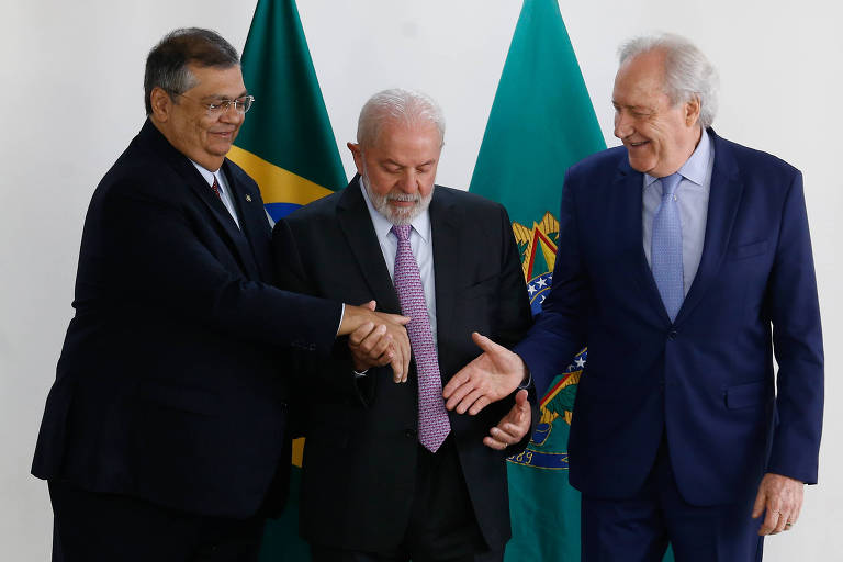 O presidente Lula (PT) anuncia o ex-ministro do Supremo, Ricardo Lewandowski, como novo ministro da Justiça no lugar de Flávio Dino