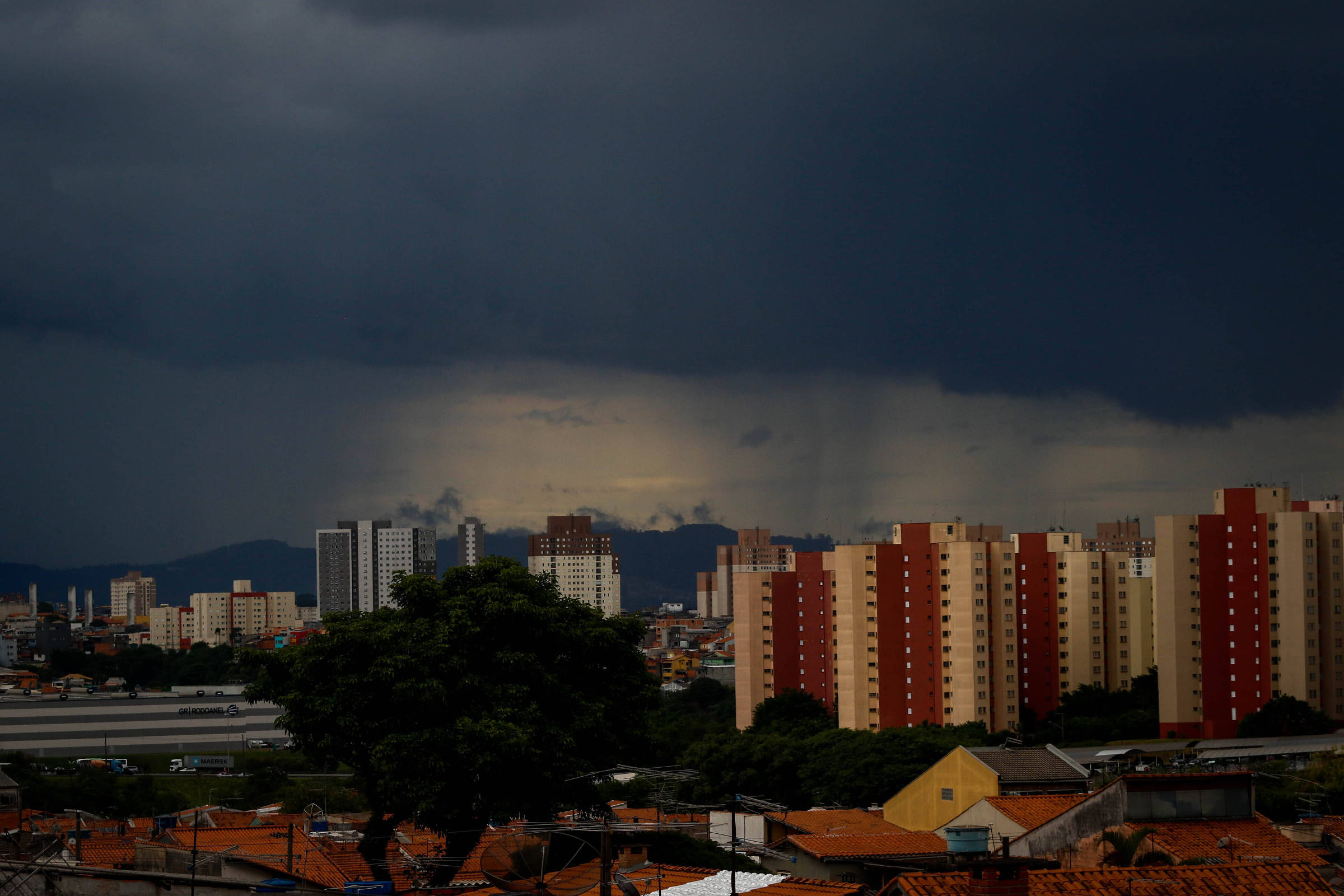 Chuva coloca São Paulo em estado de atenção nesta quinta - 11/01/2024 -  Cotidiano - Folha