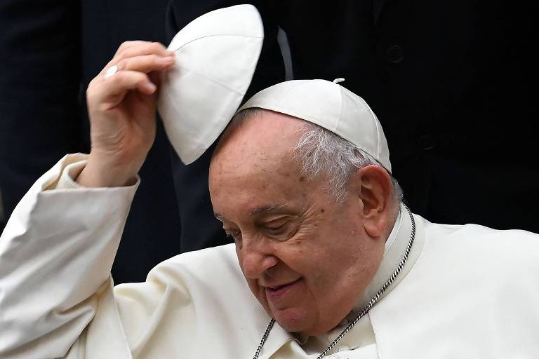 Papa Francisco lança em abril autobiografia que liga sua vida a eventos históricos