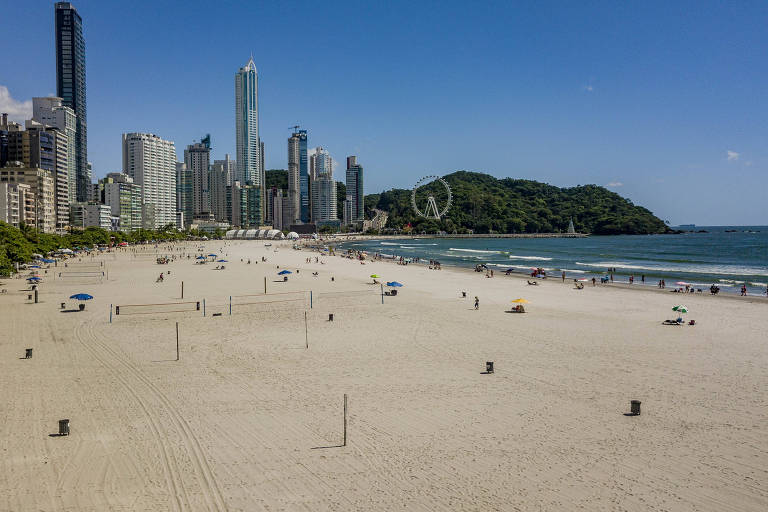 Com praias já alargadas e aumento do turismo, cidades seguem com problemas de infraestrutura