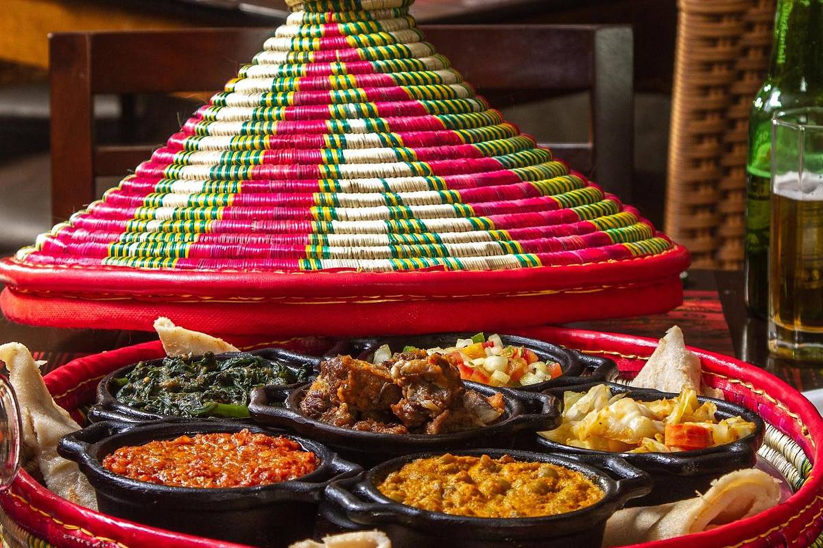 Veja onde encontrar comida da Suiça, Espanha, Grécia e Camarões em São Paulo