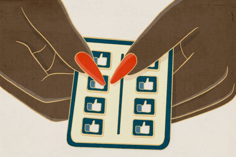 Mãos seguram celular com ícones de likes