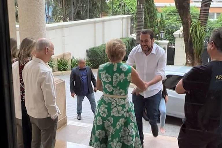 Vídeo mostra Boulos chegando de Celta à casa de Marta para debater aliança