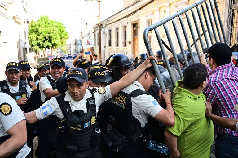 Clima de indecisão e medo de golpe dão o tom de posse de Arévalo na Guatemala