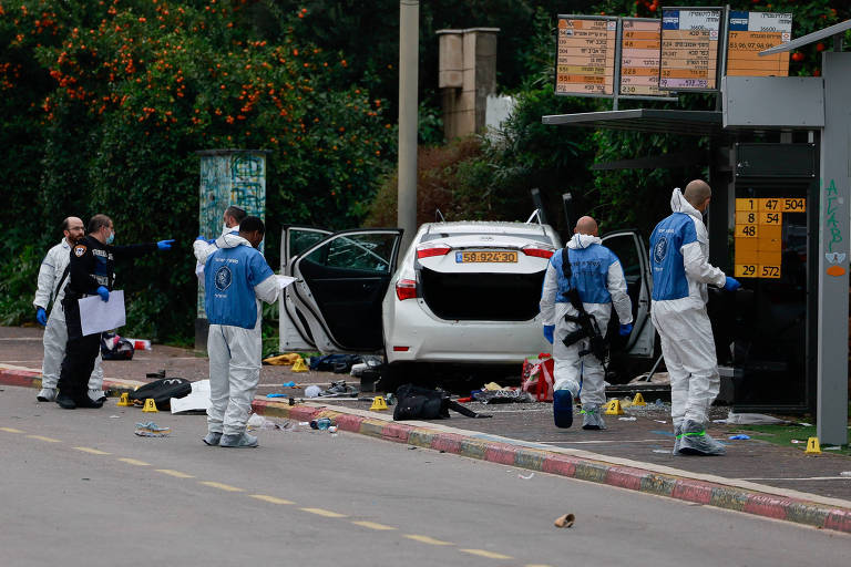 Ataque com carro em Israel mata mulher e deixa ao menos 17 feridos