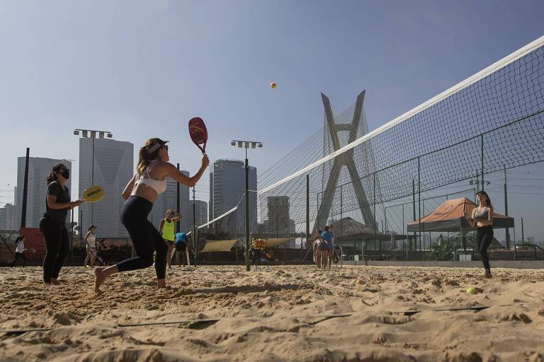 Veja dez quadras para jogar beach tennis nos dias de calor em São Paulo