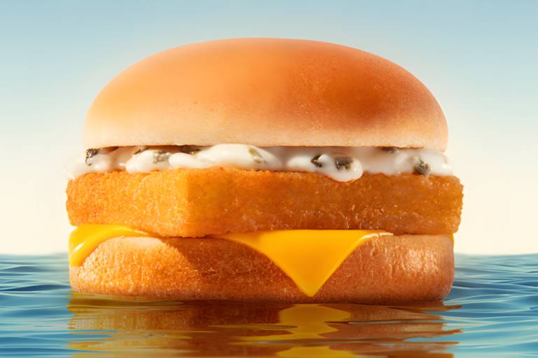 McFish retorna ao cardápio do McDonald's e ganha versão com peixe em dobro
