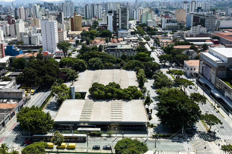 Tarcísio promete concurso de arquitetura para nova sede do governo de SP na cracolândia