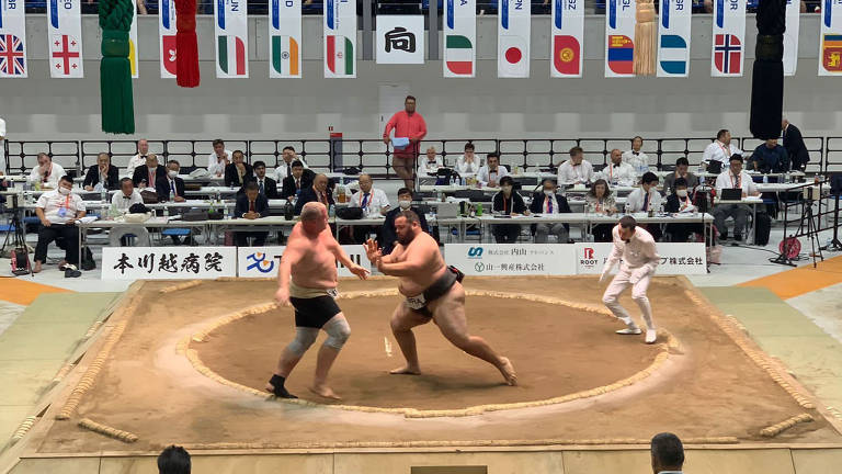 Brasileiros se destacam em competições de sumô no exterior 