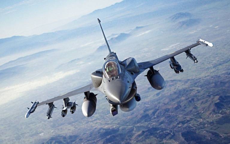 F-16 faz 50 anos como caça mais popular do mundo; veja vídeo