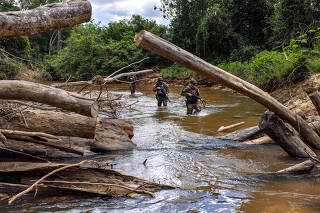GEF do Ibama busca garimpo ilegal em Terra Indígena Yanomami, em Roraima