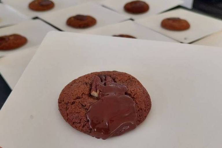 Veja receita fácil de cookie de chocolate do melhor chef confeiteiro do mundo