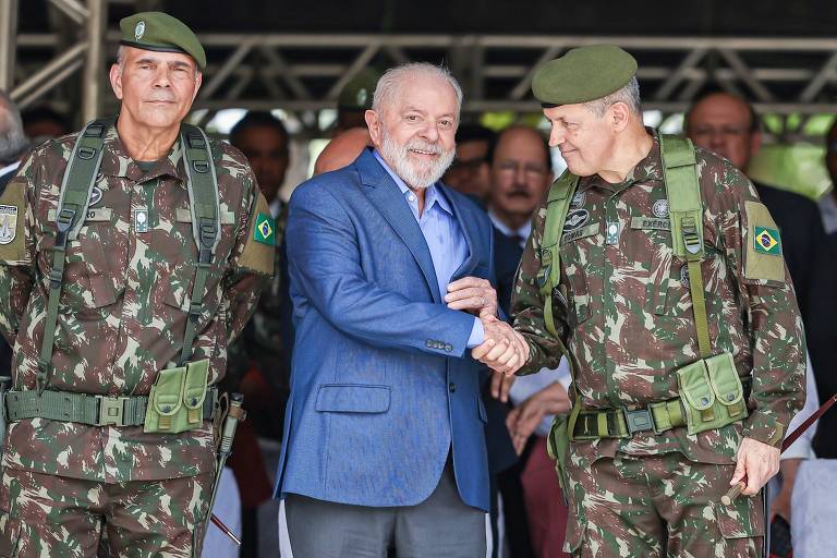 Lula afaga militares e elogia ação das Forças Armadas contestada por ambientalistas