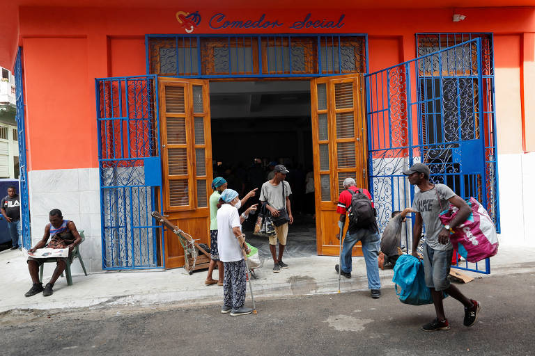 Refeitório comunitário em Cuba alimenta 4.000 pessoas por dia