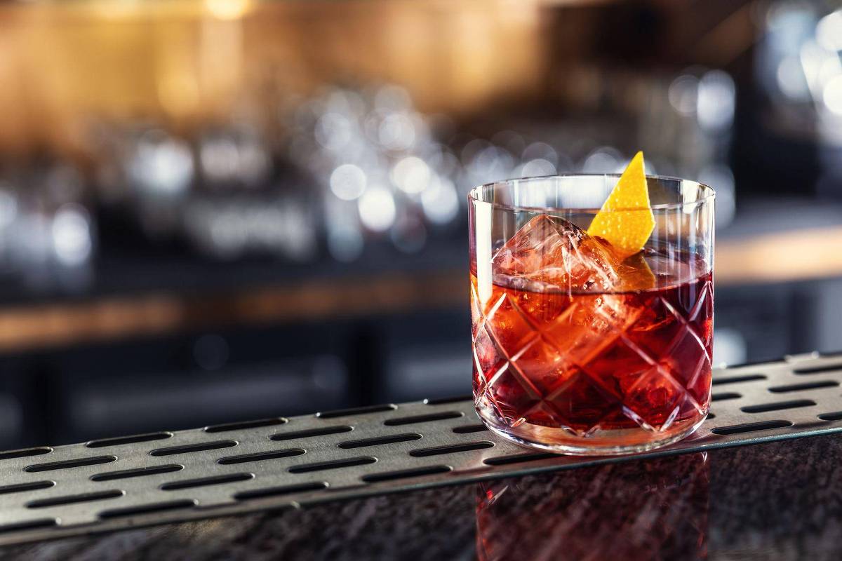Do cocktails and non-alcoholic drinks kill the desire to drink?