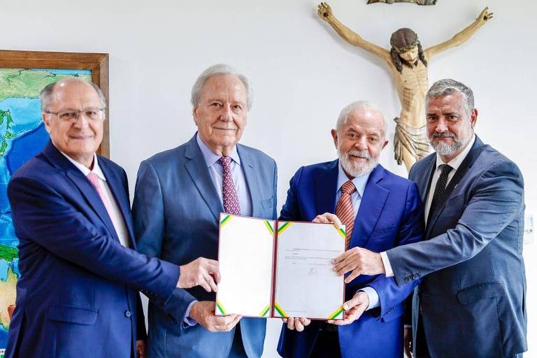 Lula oficializa nomeação de Lewandowski ao lado de Alckmin e Paulo Pimenta; veja