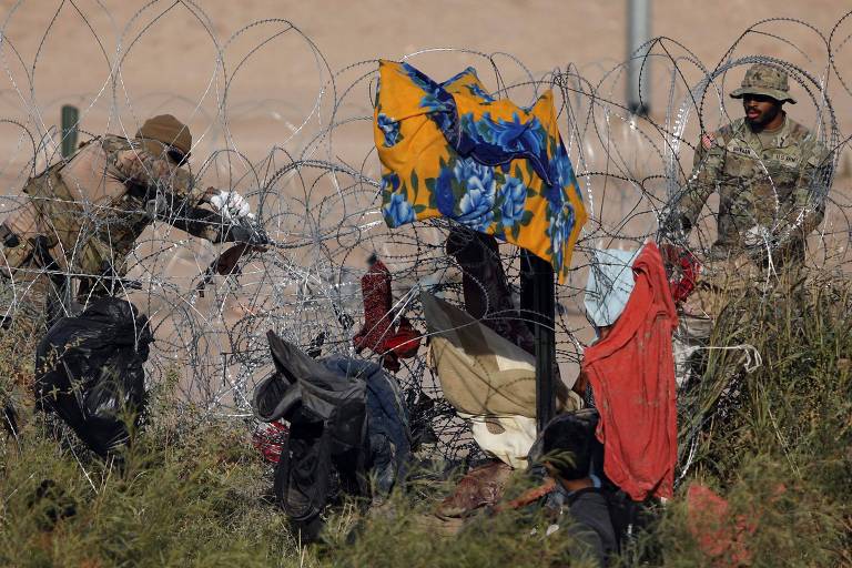 Supremo dos EUA permite que governo corte arame farpado na fronteira com México