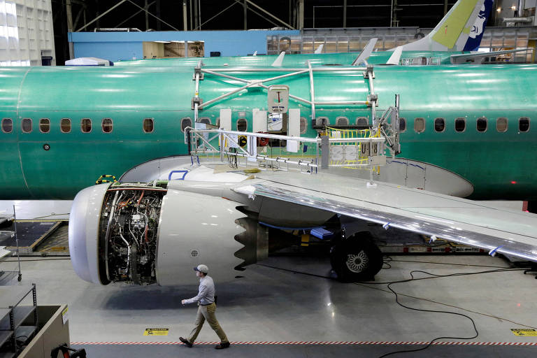 Boeing pressiona fornecedores a apertar parafusos após descobrir peças soltas no 737 Max 9