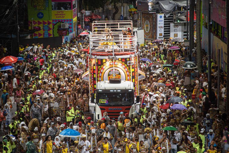 Desfile do Ilê Ayê no Carnaval de Salvador em 2023; bloco afro completa 50 anos em 2024