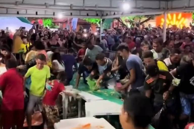 Aniversário da cidade de Icapuí, no Ceará, viraliza após disputa por bolo gigante
