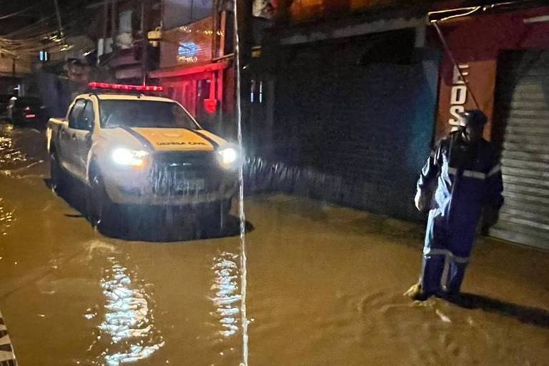 Chuva forte faz Prefeitura de São Sebastião (SP) acionar sirene na Vila Sahy