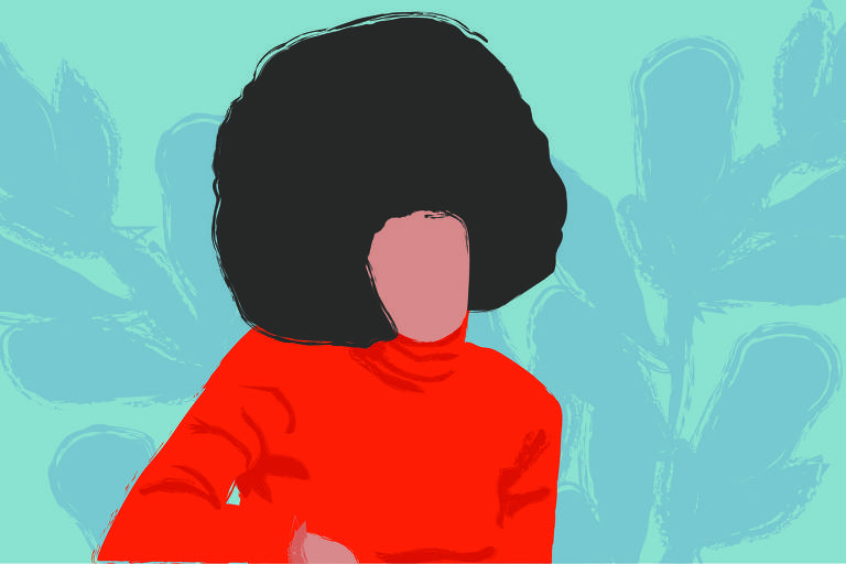 A ilustração reproduz uma icônica foto de Angela Davis em uma entrevista de 1972, ela é uma mulher negra, usa cabelo black power, uma blusa com gola alta em tom alaranjado e atrás dela a parede é azul clara.