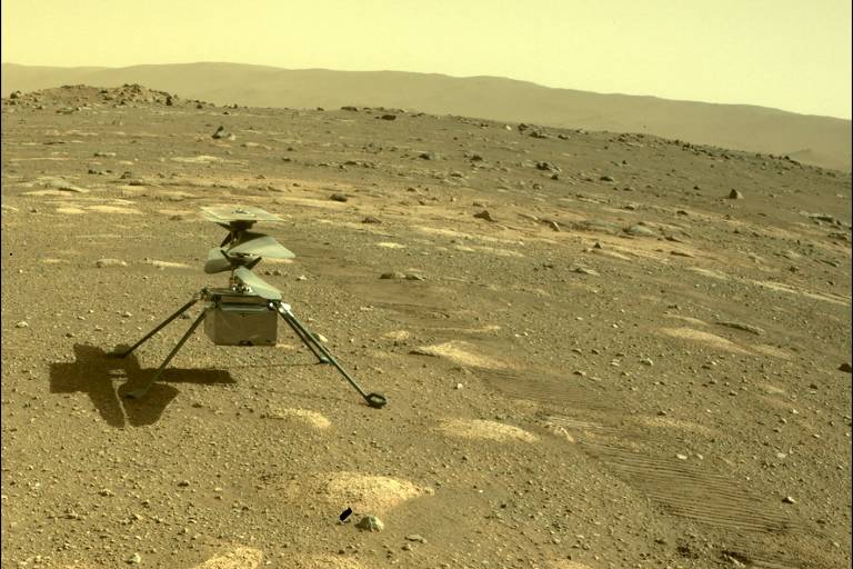 Registro feito pelo rover Perseverance de helicóptero em Marte; suas hélices giravam 2.400 vezes por minuto