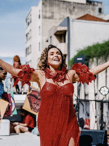 SÃO PAULO, SP, BRASIL, 26-02-2023: Pipoca da Rainha no pós-Carnaval de São Paulo com Daniela Mercury, na Rua da Consolação. ( foto: Gabriel Cabral/Folhapress)