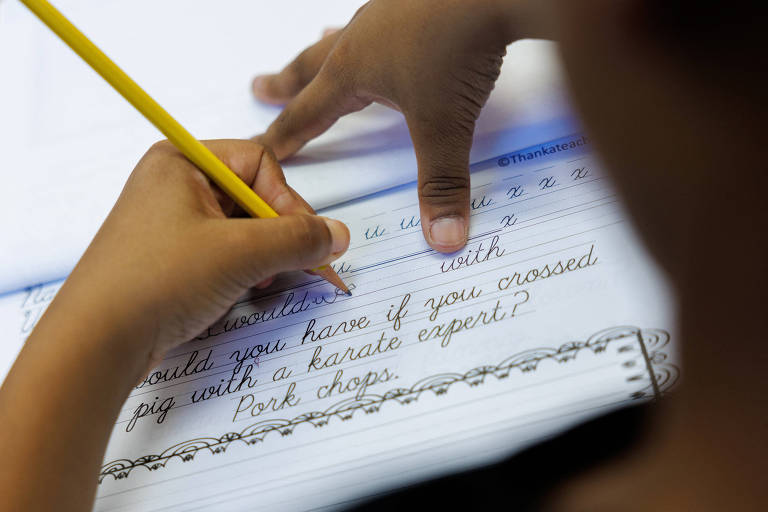 Califórnia volta a obrigar alunos do ensino fundamental a aprender letra cursiva