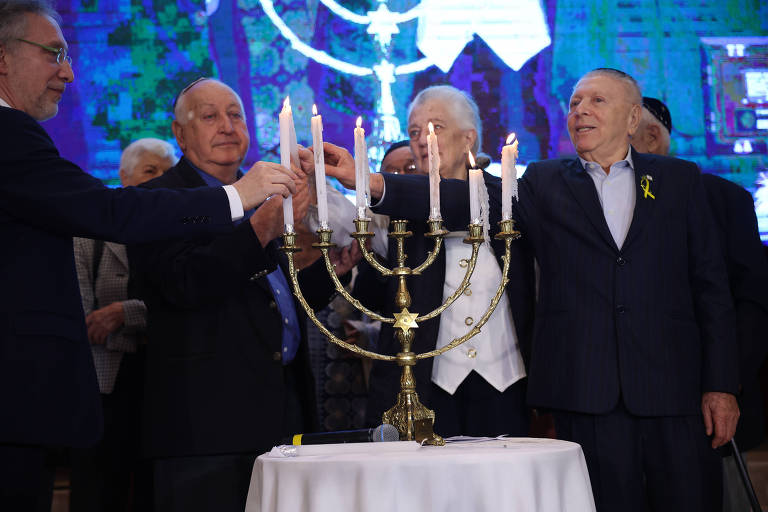Dia em Memória do Holocausto em SP condena antissemitismo e atentado do Hamas