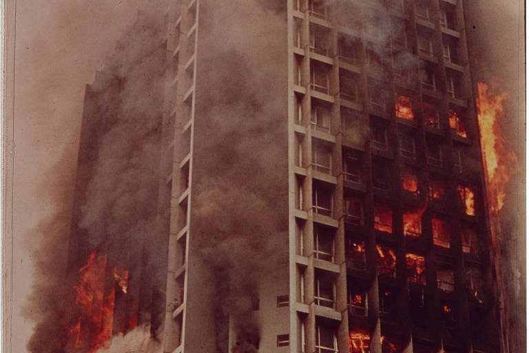 Veja fotos do incêndio no edifício Joelma, o maior na história de SP