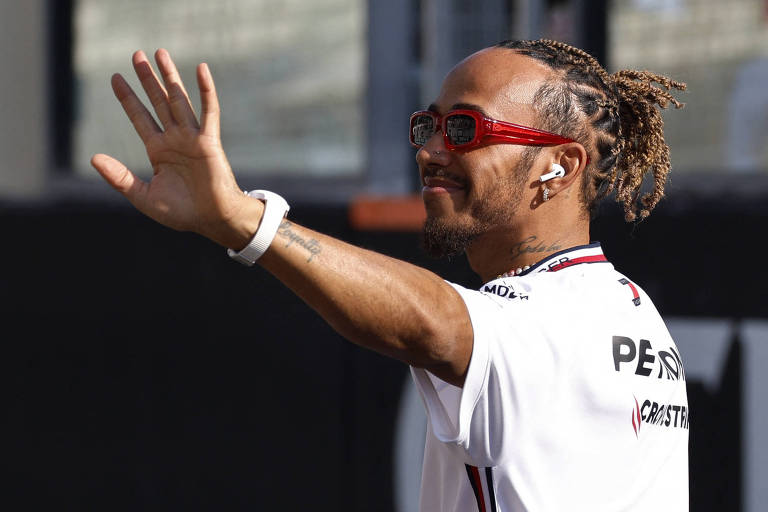Hamilton vai deixar a Mercedes para se tornar piloto da Ferrari em 2025