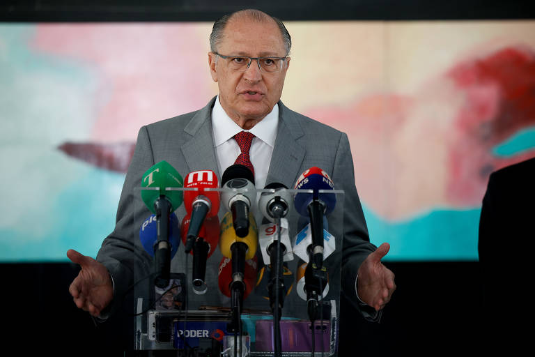 O plano também encabeçado pelo vice-presidente, Geraldo Alckmin, inclui metas, diretrizes e medidas para os próximos dez anos, como exigência de conteúdo local e participação acionária.