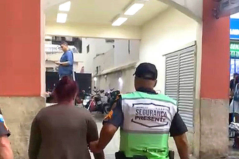 Mulher é presa por suspeita de dopar e roubar idosa em Copacabana