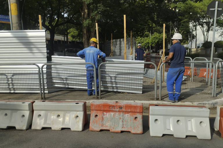 Prefeitura de SP altera desvio em torno de obra da ciclopassarela na zona oeste
