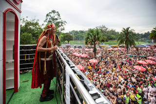 Alceu Valença conduz multidão no Ibirapuera, na zona sul paulistana